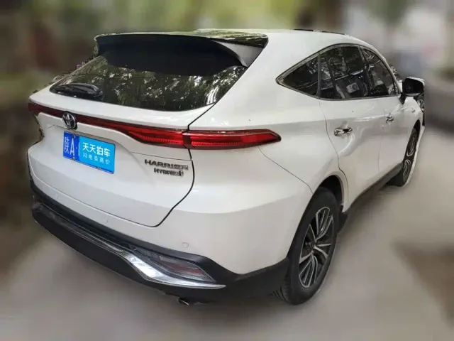 Toyota Harrier — Фото автомобиля 2