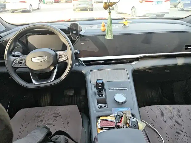 Geely Xingyue L — Фото автомобиля 12
