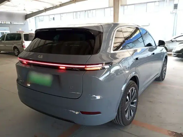 Li Auto L7 — Фото автомобиля 6