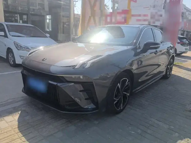 Фотография автомобиля — Lynk & Co 03