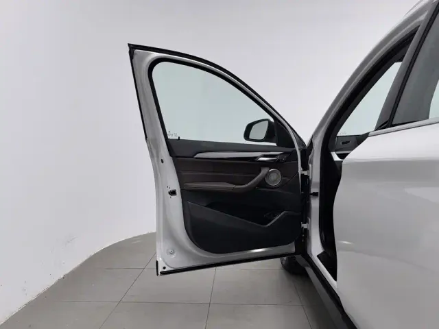 BMW X1 — Фото автомобиля 8