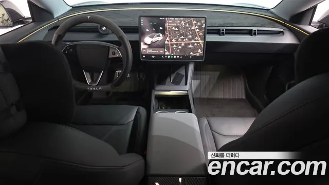 Tesla Model 3 — Фото автомобиля 10