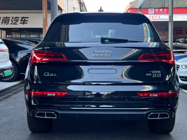 Audi Q5L — Фото автомобиля 4