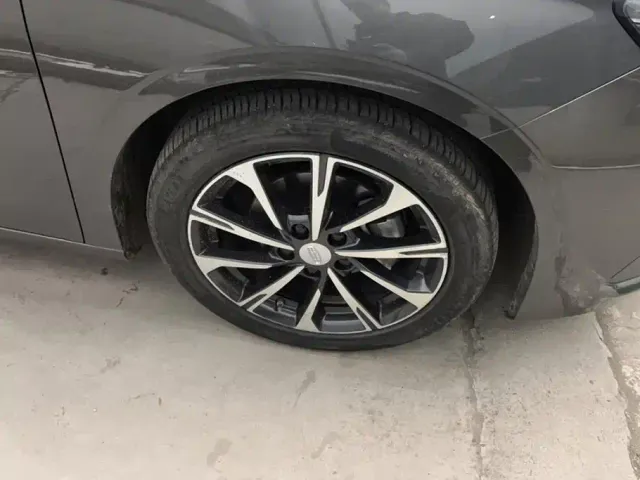 Geely Emgrand — Фото автомобиля 6