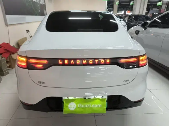Leapmotor C01 — Фото автомобиля 5