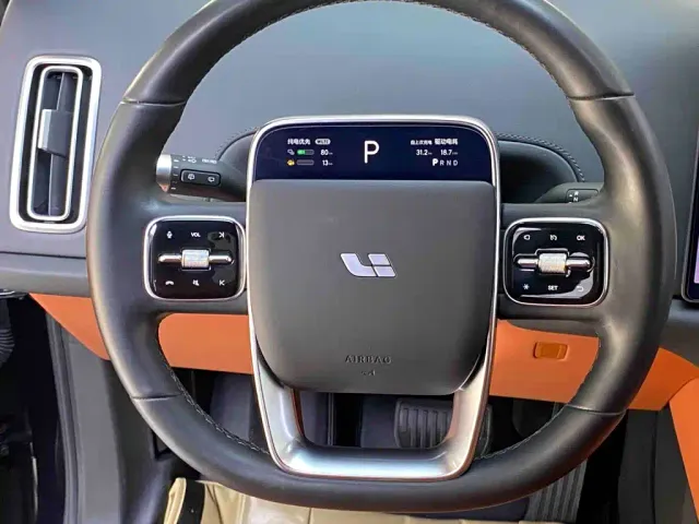 Li Auto L6 — Фото автомобиля 12