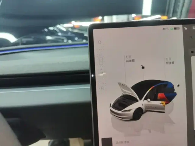 Tesla Model 3 — Фото автомобиля 13