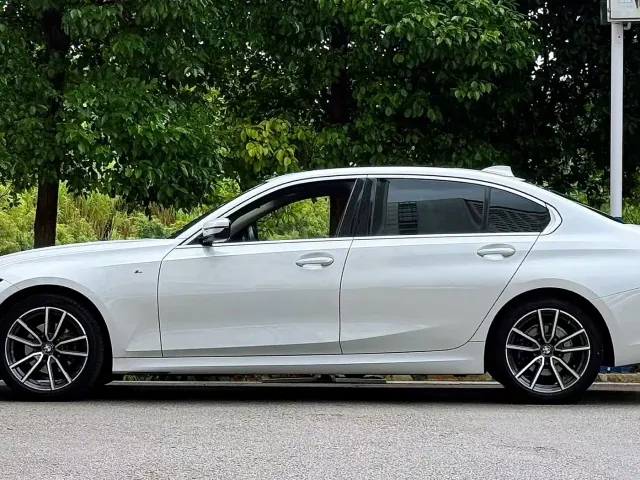 BMW 3 Series — Фото автомобиля 3