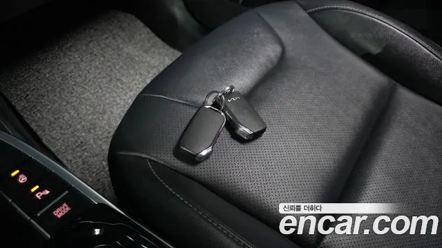 Kia Niro — Фото автомобиля 26