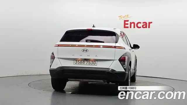 Hyundai Kona — Фото автомобиля 4