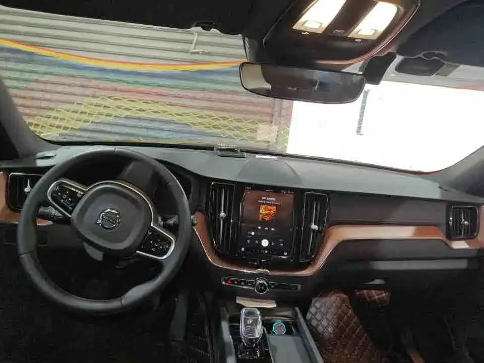 Volvo Volvo XC60 2024 B5 AWD Zhiyuan Luxury Edition — Фото автомобиля 3
