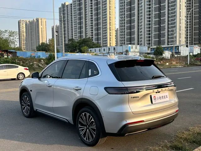 Geely Galaxy Starship 7 EM-i — Фото автомобиля 7