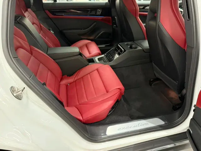 Porsche Panamera — Фото автомобиля 12