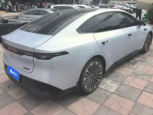 Nissan N7 — Фото автомобиля 3