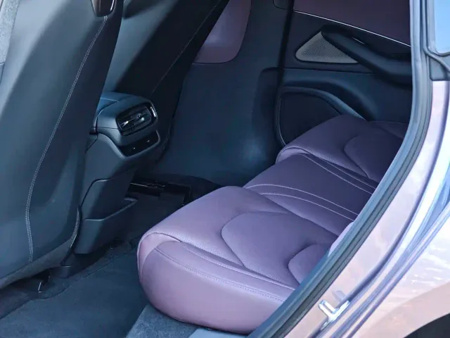 Xiaomi SU7 — Фото автомобиля 7