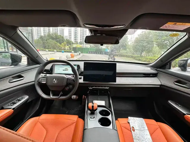 Changan UNI-V — Фото автомобиля 5