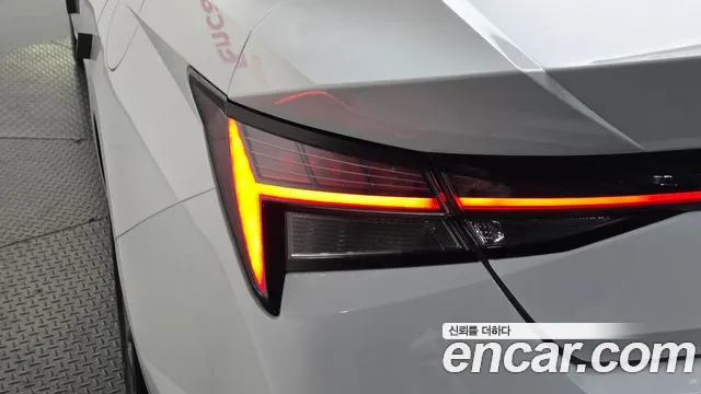 Hyundai Avante CN7 — Фото автомобиля 8