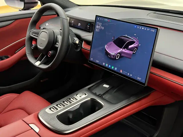 Xiaomi SU7 — Фото автомобиля 14