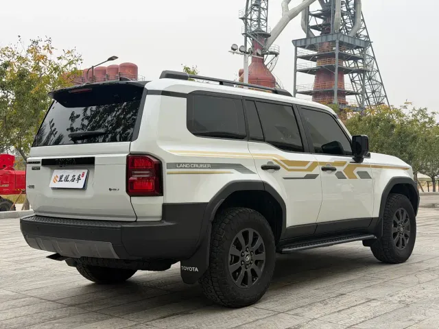 Toyota Prado — Фото автомобиля 5