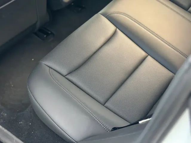 Tesla Model 3 — Фото автомобиля 11