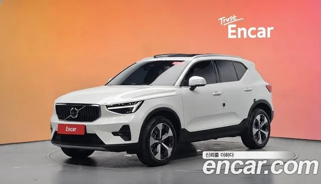 Фотография автомобиля — Volvo XC40