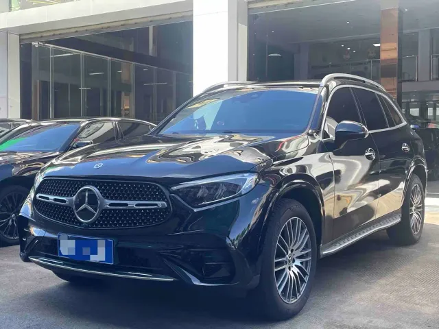 Фотография автомобиля — Mercedes-Benz GLC-Class