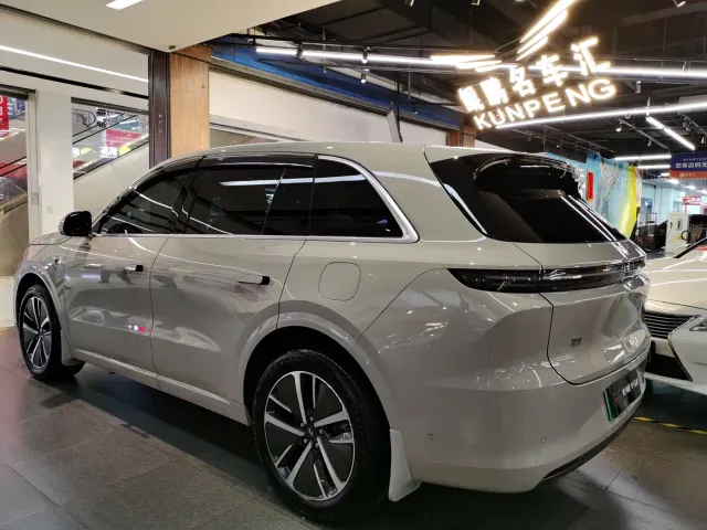 Li Auto L6 — Фото автомобиля 3