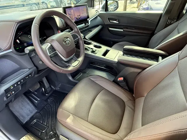 Toyota Granvia — Фото автомобиля 8