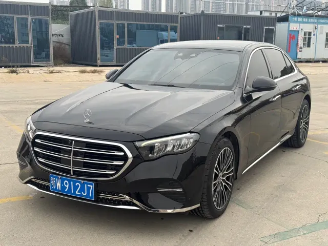 Фотография автомобиля — Mercedes-Benz E-Class