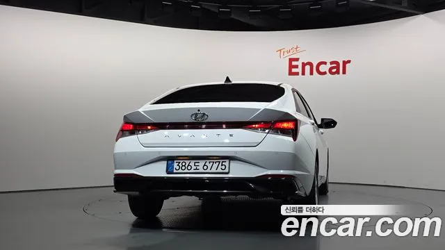 Hyundai Avante — Фото автомобиля 4