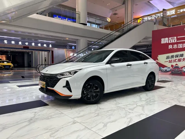 Dongfeng Yixuan — Фото автомобиля 3