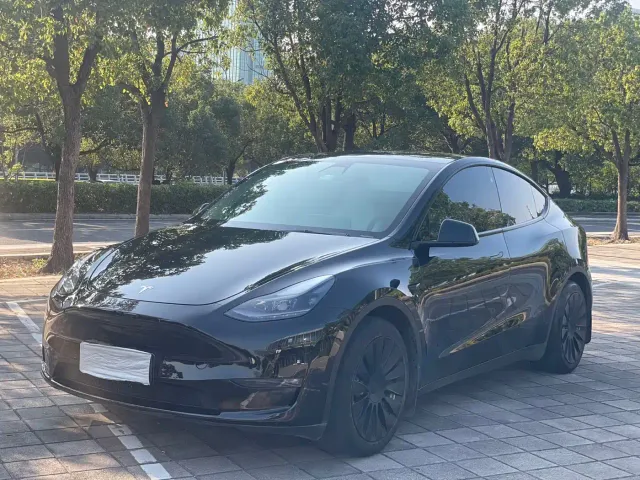 Фотография автомобиля — Tesla Model Y