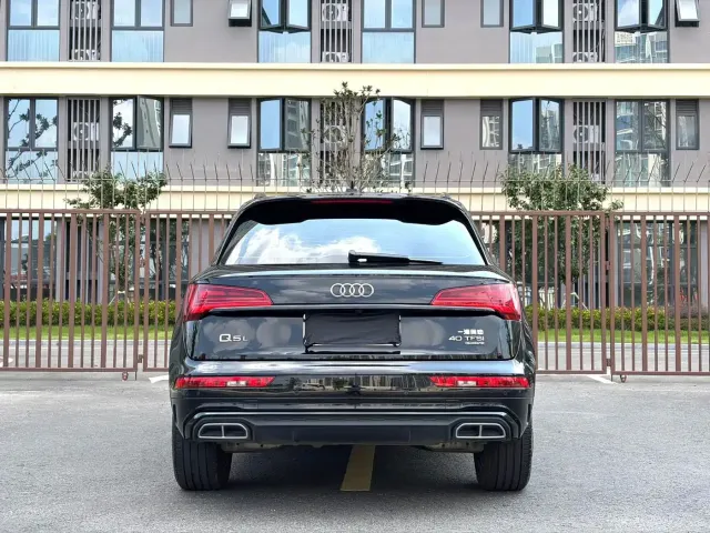 Audi Q5L — Фото автомобиля 13