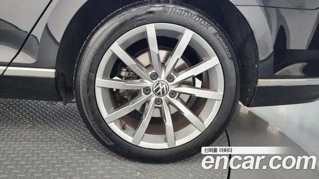 Volkswagen Passat — Фото автомобиля 21