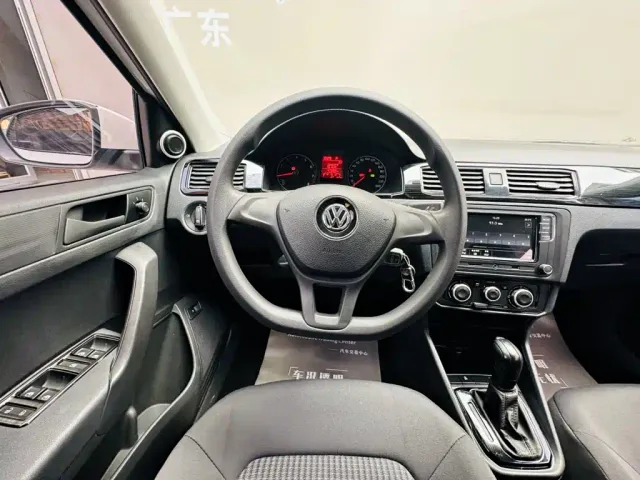 Volkswagen Santana — Фото автомобиля 13
