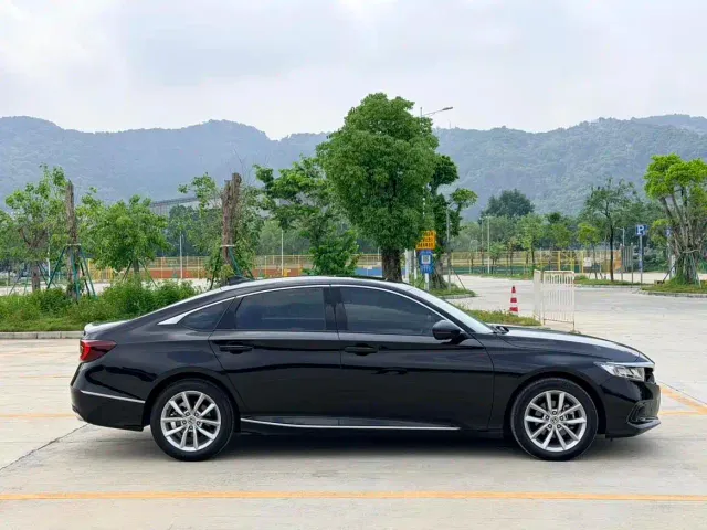 Honda Accord 2022 260TURBO Luxury Edition — Фото автомобиля 7