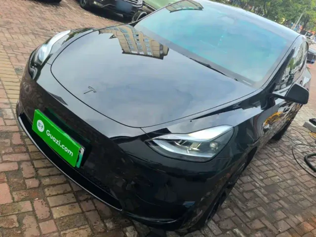Фотография автомобиля — Tesla Model Y