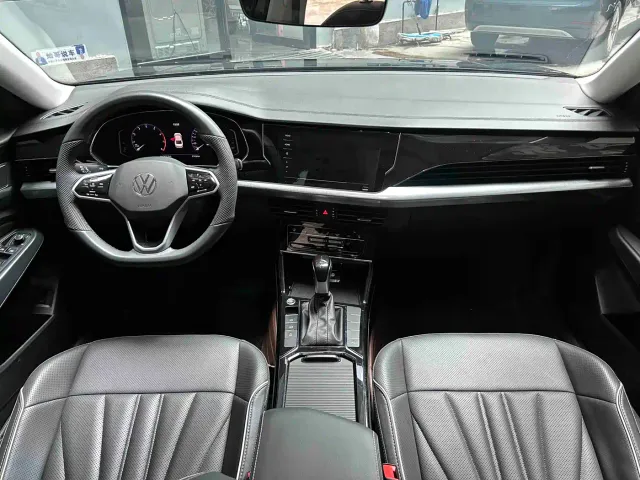 Volkswagen Passat — Фото автомобиля 16