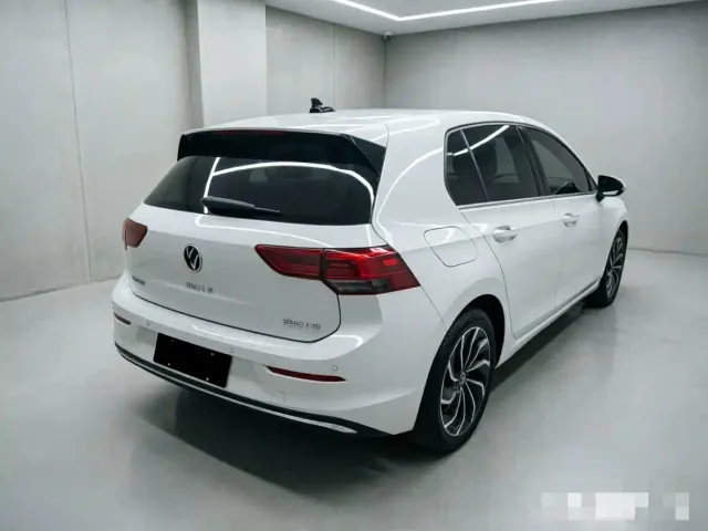 Volkswagen Golf — Фото автомобиля 4