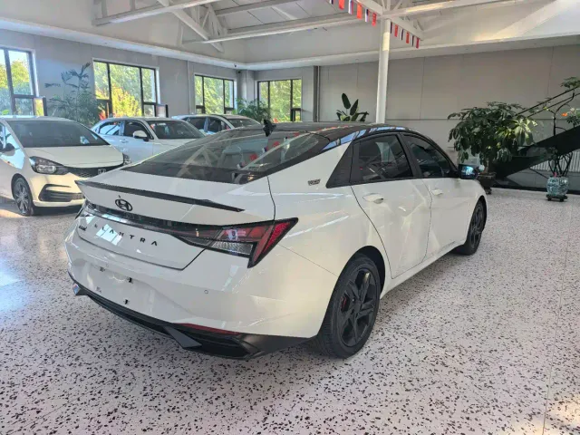 Hyundai Elantra — Фото автомобиля 7