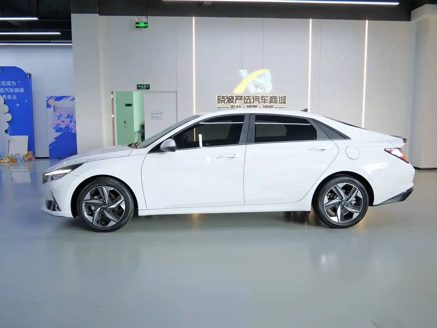Hyundai Elantra 2022 240TGDi DCT LUX Premium Edition — Фото автомобиля 2