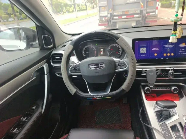 Geely Binyue — Фото автомобиля 6