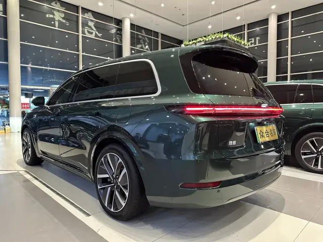 Li Auto L9 — Фото автомобиля 5