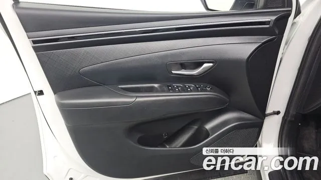 Hyundai Tucson Tucson (NX4) Бензин 1.6 турбо 2WD — Фото автомобиля 24