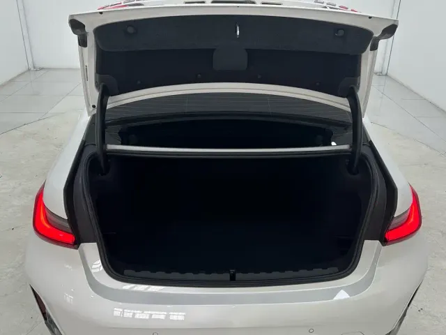BMW 3 Series — Фото автомобиля 15