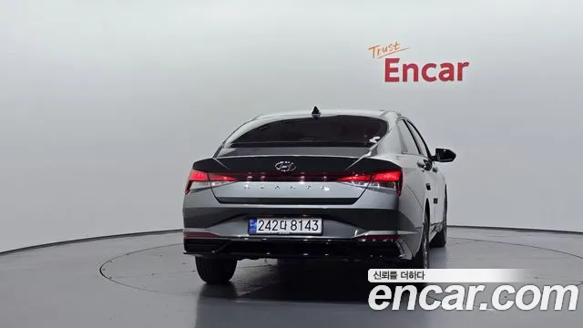 Hyundai Avante — Фото автомобиля 4