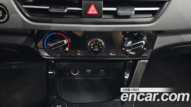 Kia Seltos New — Фото автомобиля 23
