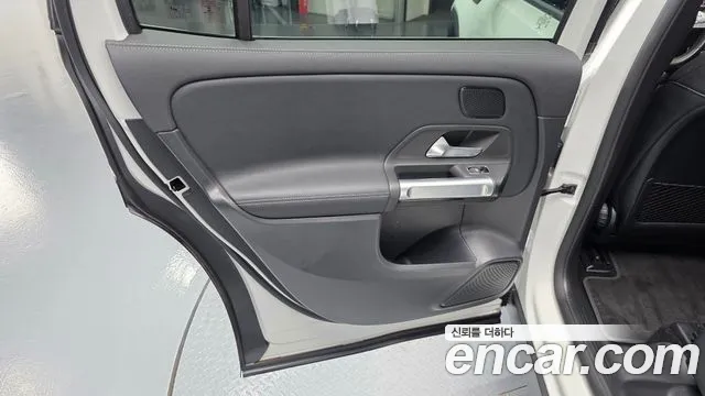 Mercedes-Benz EQB X243 — Фото автомобиля 14
