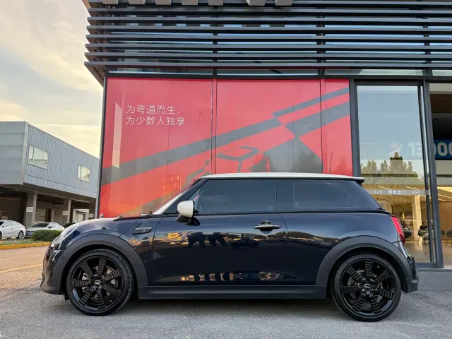 MINI Hatch — Фото автомобиля 9