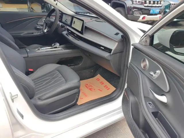 Chery Arrizo 8 — Фото автомобиля 10